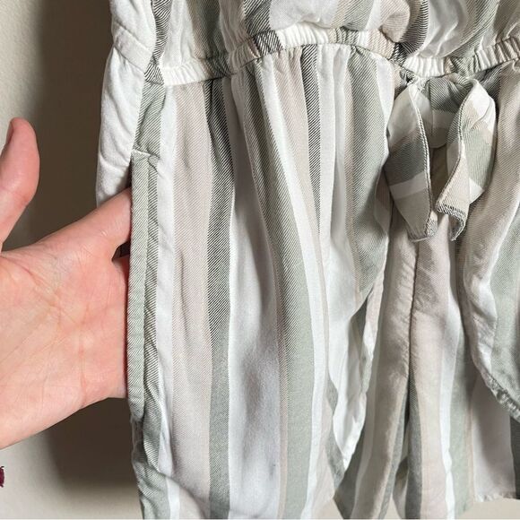 Abercrombie Kids Striped Multicolor Bow Romper 13/14 - Picture 2 of 7